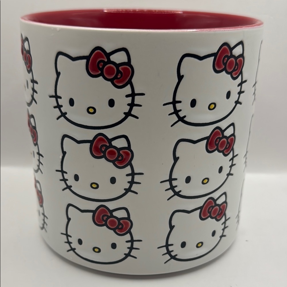 Hello Kitty White and Red planter - Picture 2 of 5